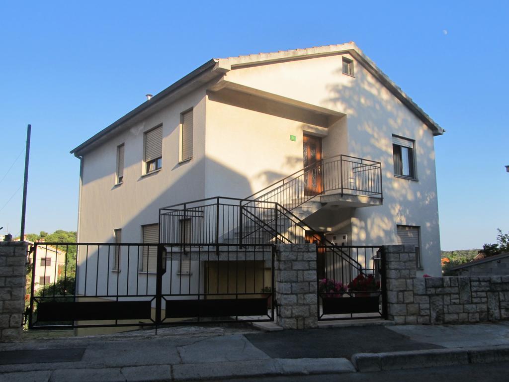 Apartment Razum Pula Extérieur photo